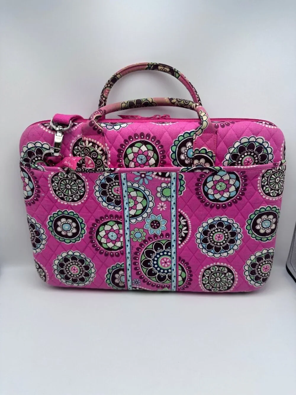 Vera Bradley Cupcakes Pink Circle Floral Quilted Laptop Case Adjustable Strap Ha
